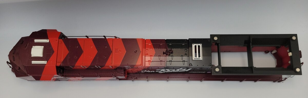 Lionel 2333790-1 O Gauge Legacy ES44AC UP "The Katy" Diesel Loco Shell #2021