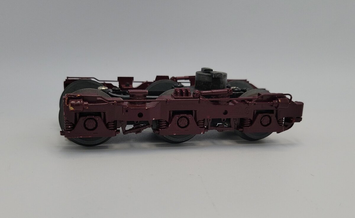 Lionel 38942-775 O Diecast Maroon ES44AC UP 6-Wheel Front Powered Truck