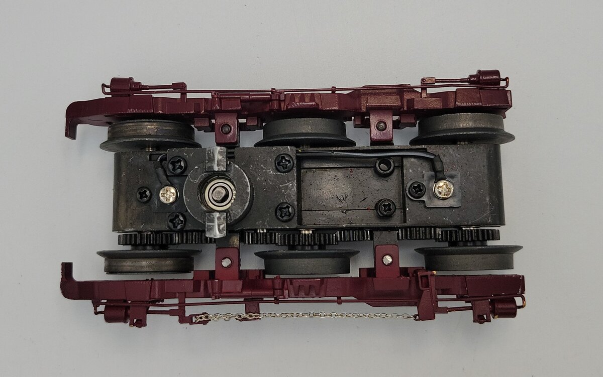 Lionel 38942-765 O Gauge Diecast Maroon ES44AC 6-Wheel Rear Power Truck w/ Chain