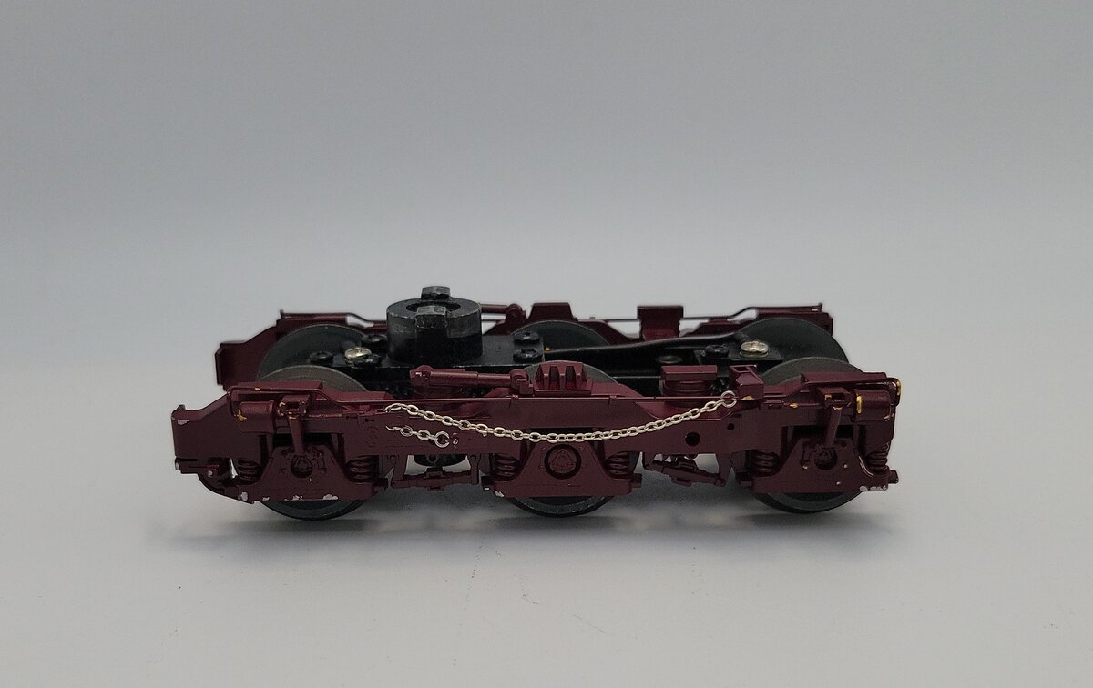 Lionel 38942-765 O Gauge Diecast Maroon ES44AC 6-Wheel Rear Power Truck w/ Chain