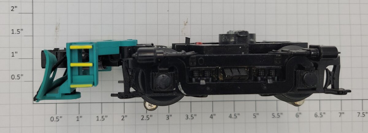 Lionel 1933022-25 Central Vermont RS-11 Diesel Motor Truck w/ Pilot #3611