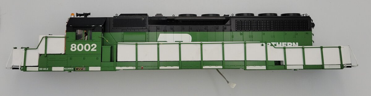 Lionel 1933082-2 O Gauge Burlington & Northern Diesel Locomotive Shell #8002