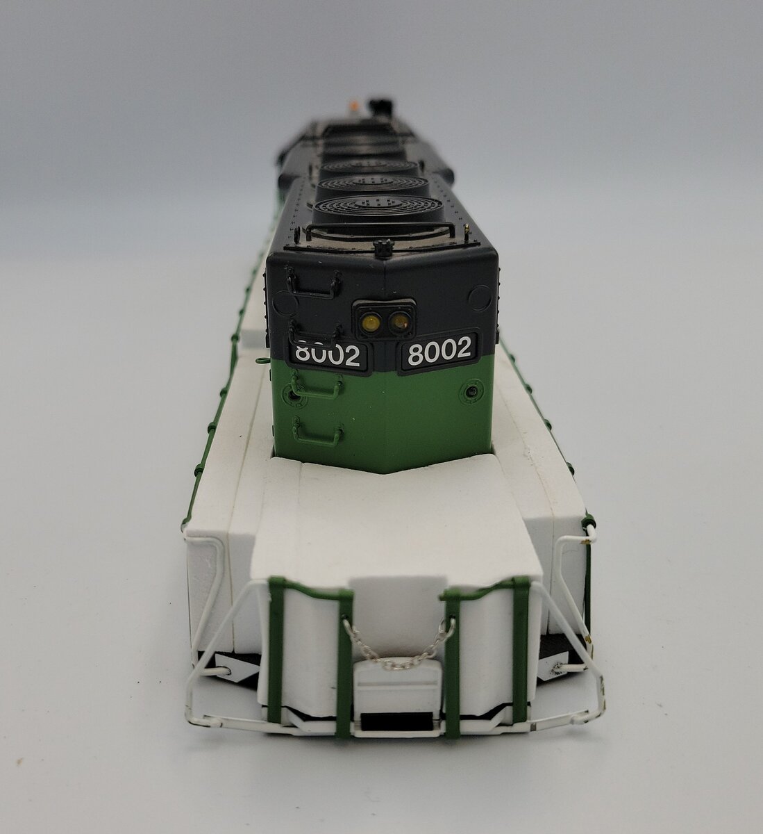 Lionel 1933082-2 O Gauge Burlington & Northern Diesel Locomotive Shell #8002