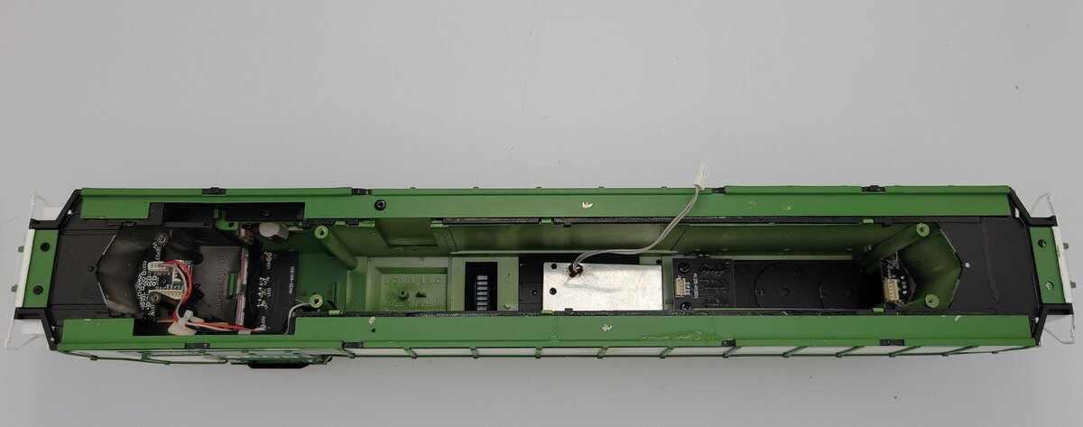 Lionel 1933082-2 O Gauge Burlington & Northern Diesel Locomotive Shell #8002