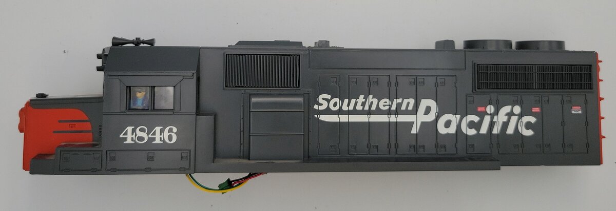 Lionel 82827-3 Southern Pacific Lionchief Plus GP-38 Diesel Body Shell #4846