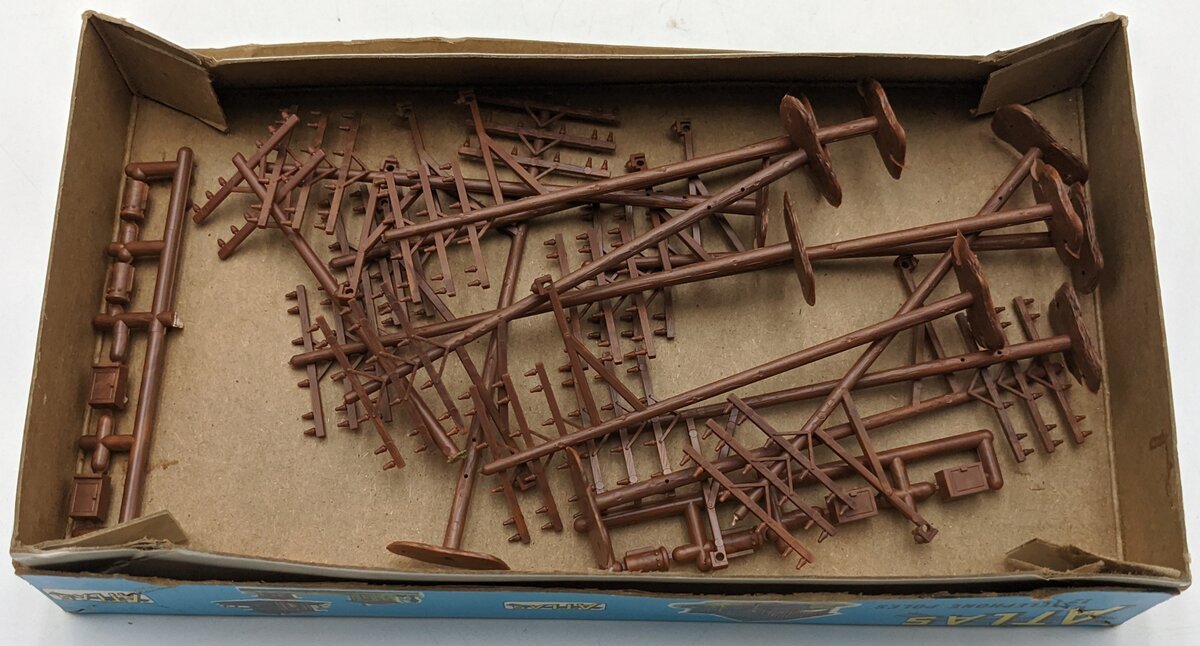 Atlas 775 HO Scale Telephone Poles (12-Pack)