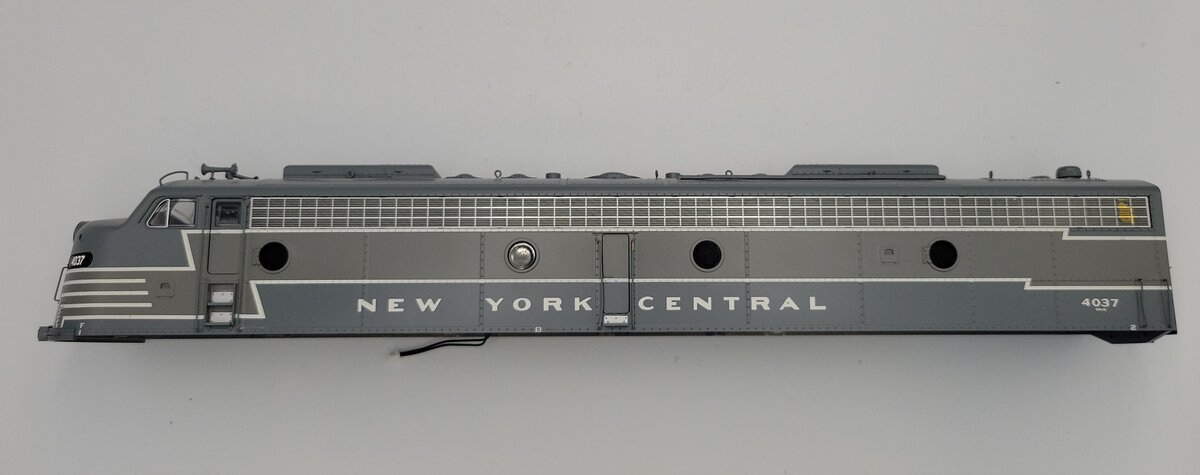 Lionel 84090-2  Legacy New York Central AA E8 Diesel Locomotive Shell #4037