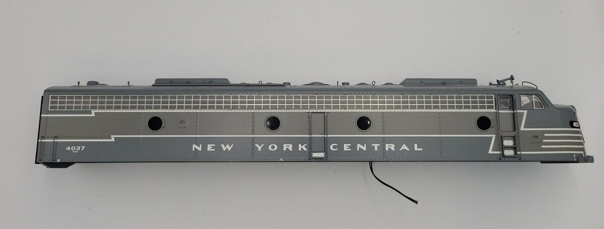Lionel 84090-2  Legacy New York Central AA E8 Diesel Locomotive Shell #4037