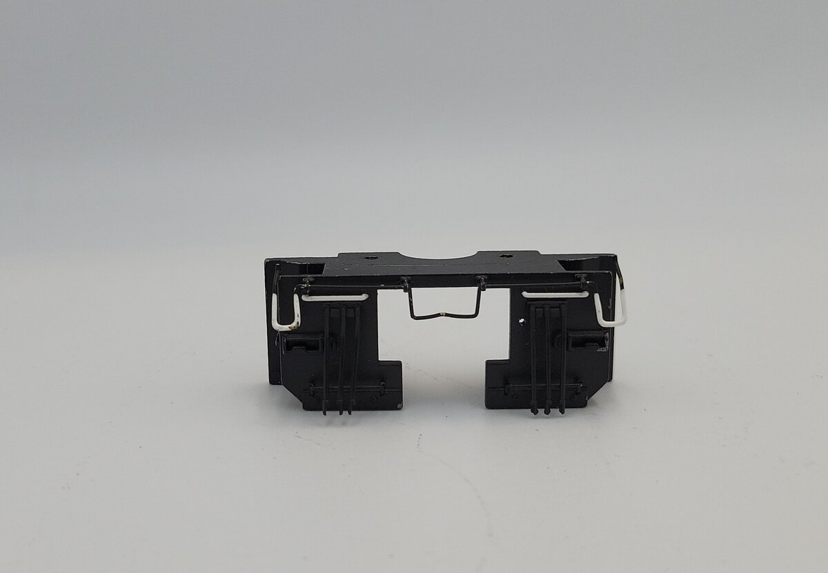 Lionel 28302-652 O Gauge SD70ACe BNSF Diecast Black / White Rear Pilot #9380