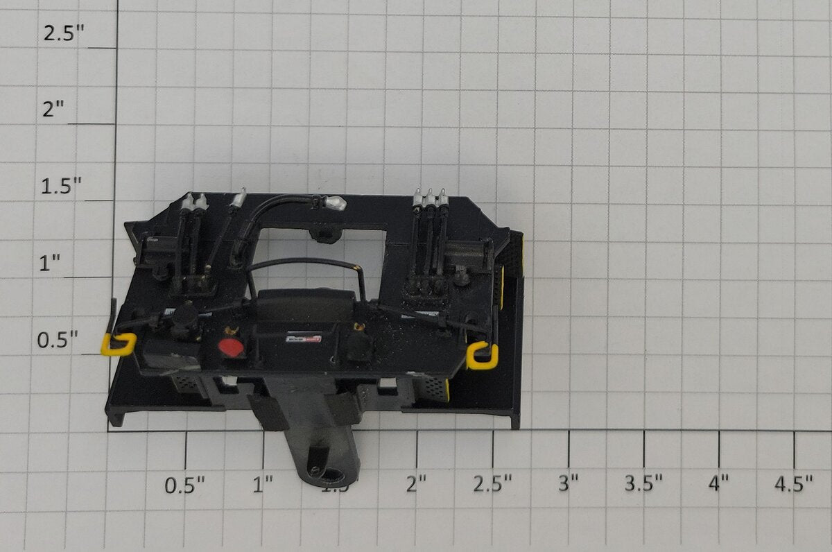Lionel 38956-652 O Gauge Diecast ES44AC Diesel Loco Black/Yellow Rear Pilot