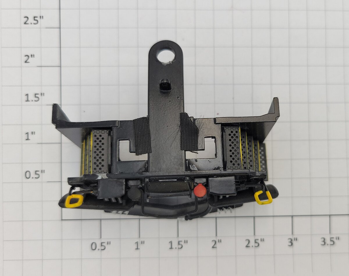 Lionel 38956-651 O Gauge Diecast ES44AC Black/Yellow Front Pilot w/ Plow