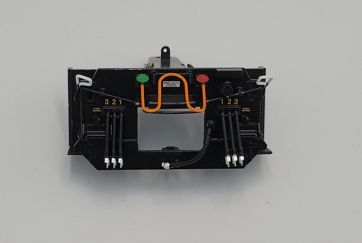 Lionel 38947-652 O Gauge Diecast ES44AC Diesel Loco Black / White Rear Pilot