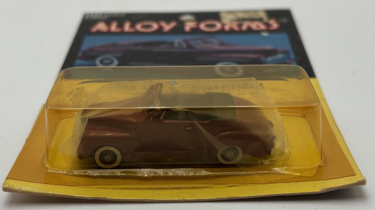 Alloy Forms 2030 1:87 1948 Ford Convertible Complete W/Engine Car