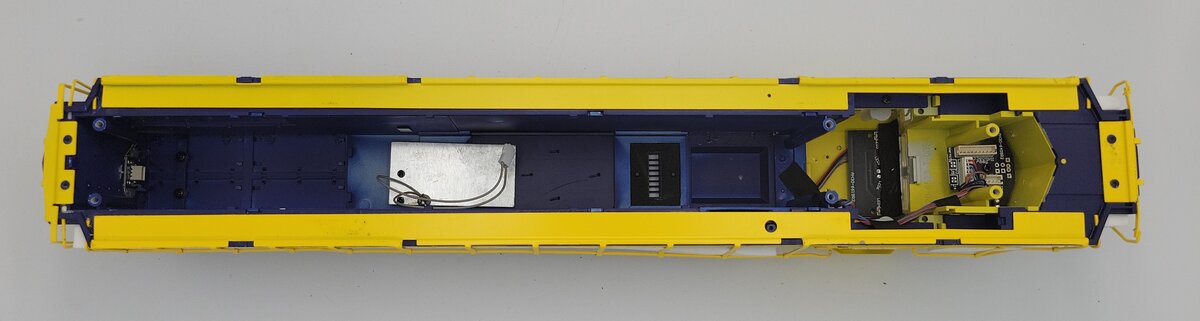 Lionel 5226-1 O Gauge Santa Fe Legacy SD40-T Diesel Locomotive Body Shell #5226