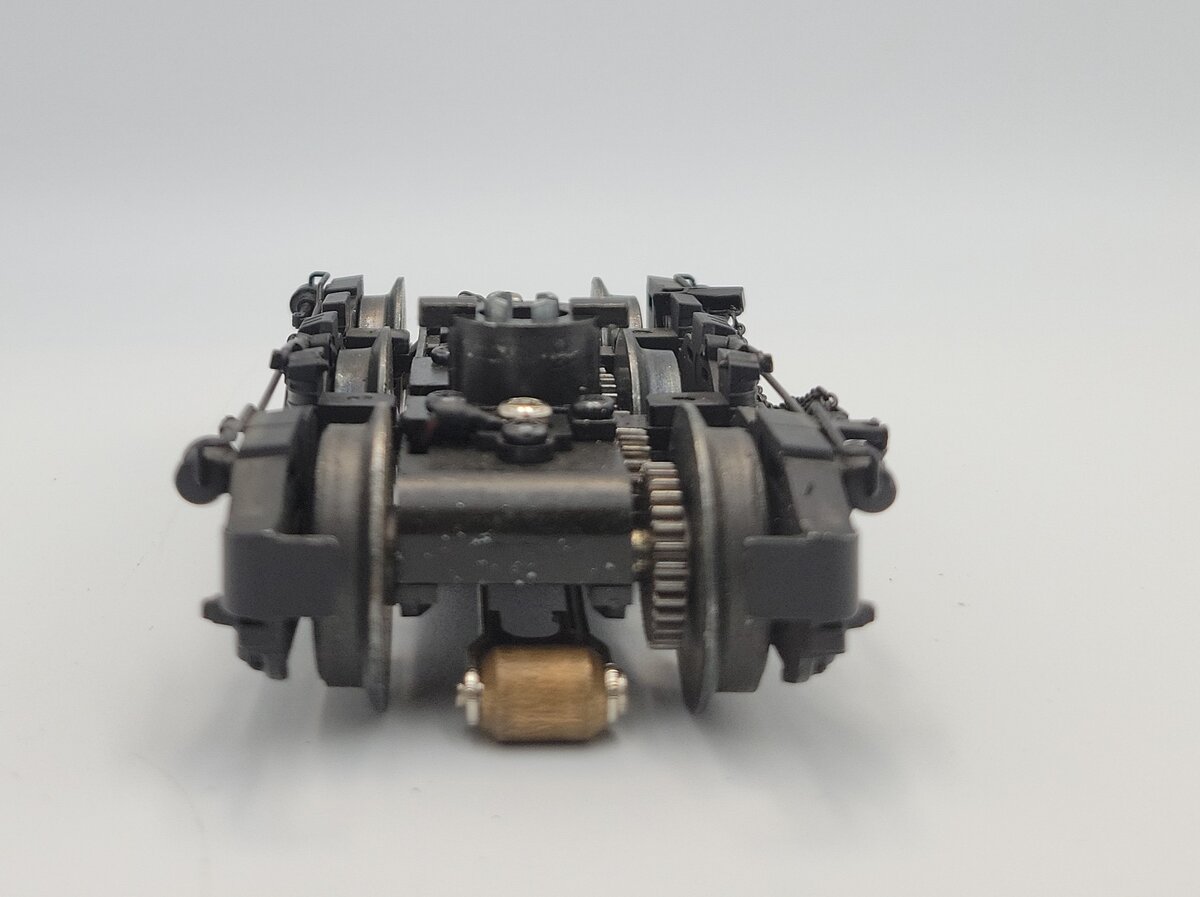 Lionel 28347-773 O Gauge Diecast ES44AC 6-Wheel Flat Black Rear Powered Truck