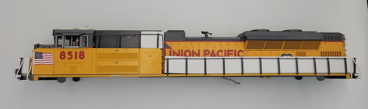 Lionel 8518-2 O Gauge Union Pacific SD70ACe Diesel Locomotive Shell #8518