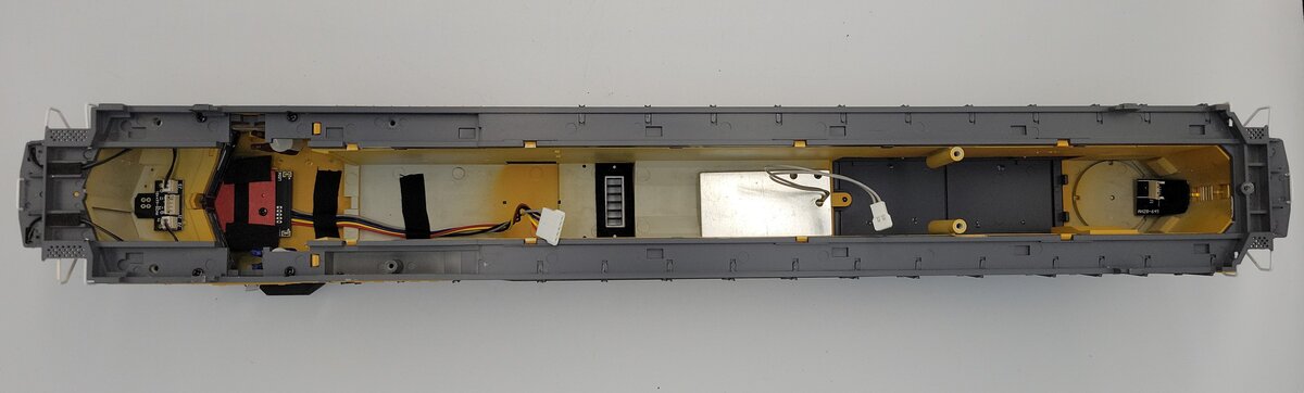 Lionel 8518-2 O Gauge Union Pacific SD70ACe Diesel Locomotive Shell #8518