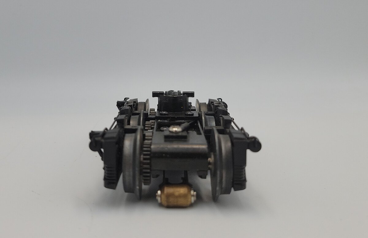 Lionel 28347-772 O Gauge Diecast Es44AC 6-Wheel Flat Black Front Powered Truck