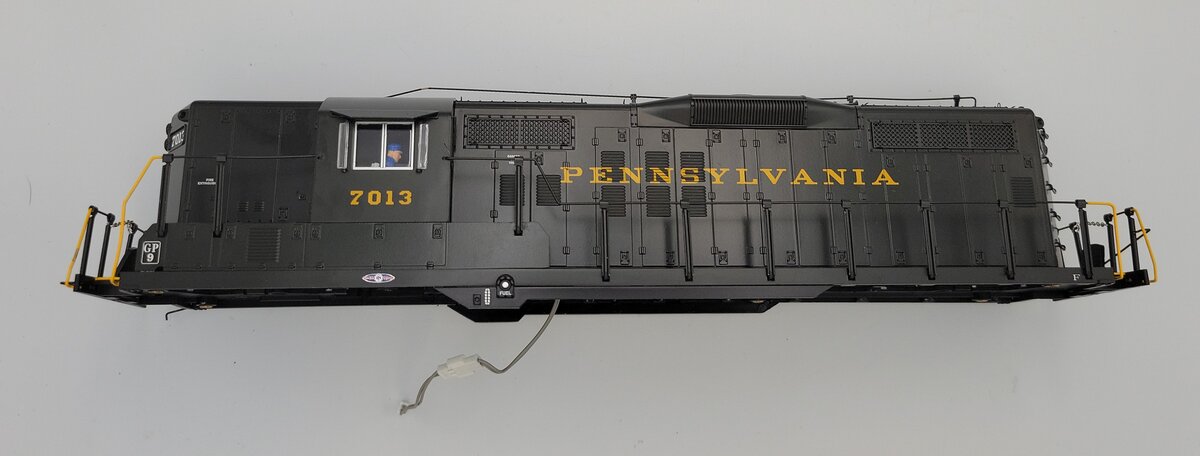 Lionel 2433401-2 Chesapeake & Ohio E8 A Unit Diesel Loco Body Shell #4027
