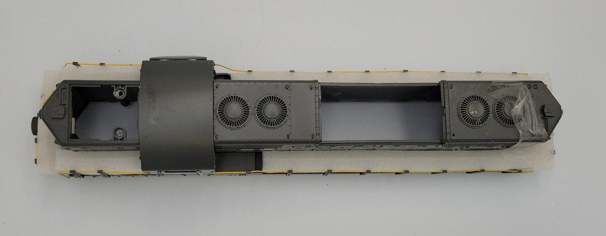 Lionel 82791-2 O Gauge New York Central GP-9 Diesel Locomotive Body Shell #5948