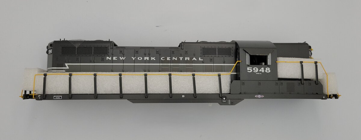 Lionel 82791-2 O Gauge New York Central GP-9 Diesel Locomotive Body Shell #5948