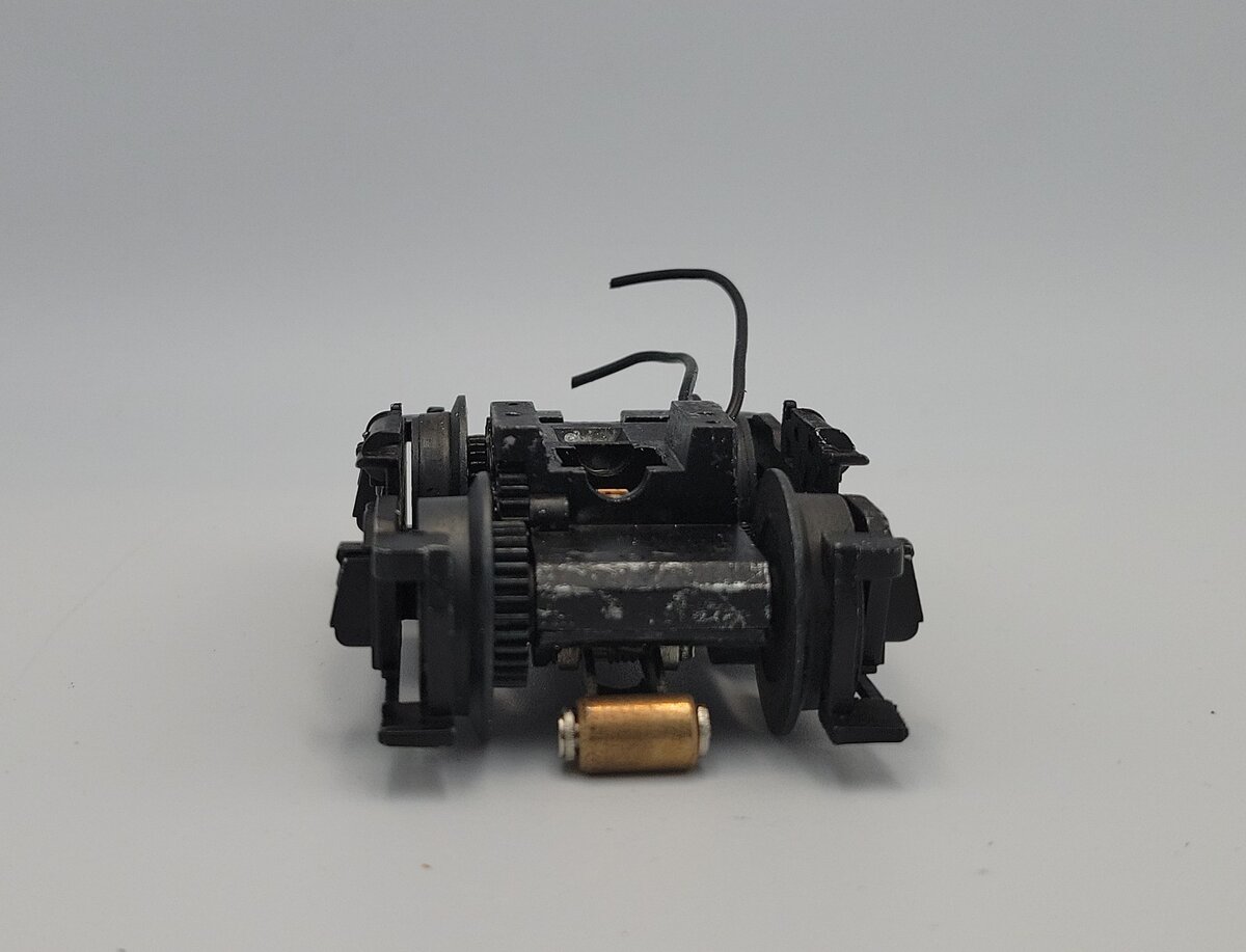 Lionel 83382-590 O Gauge NW-2 Diesel Switcher 4-Wheel Powered Rear Truck