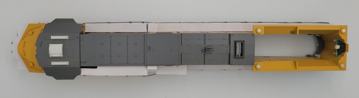 Lionel 8109-1 O Gauge Union Pacific ES44AC Diesel Locomotive Body Shell #8109