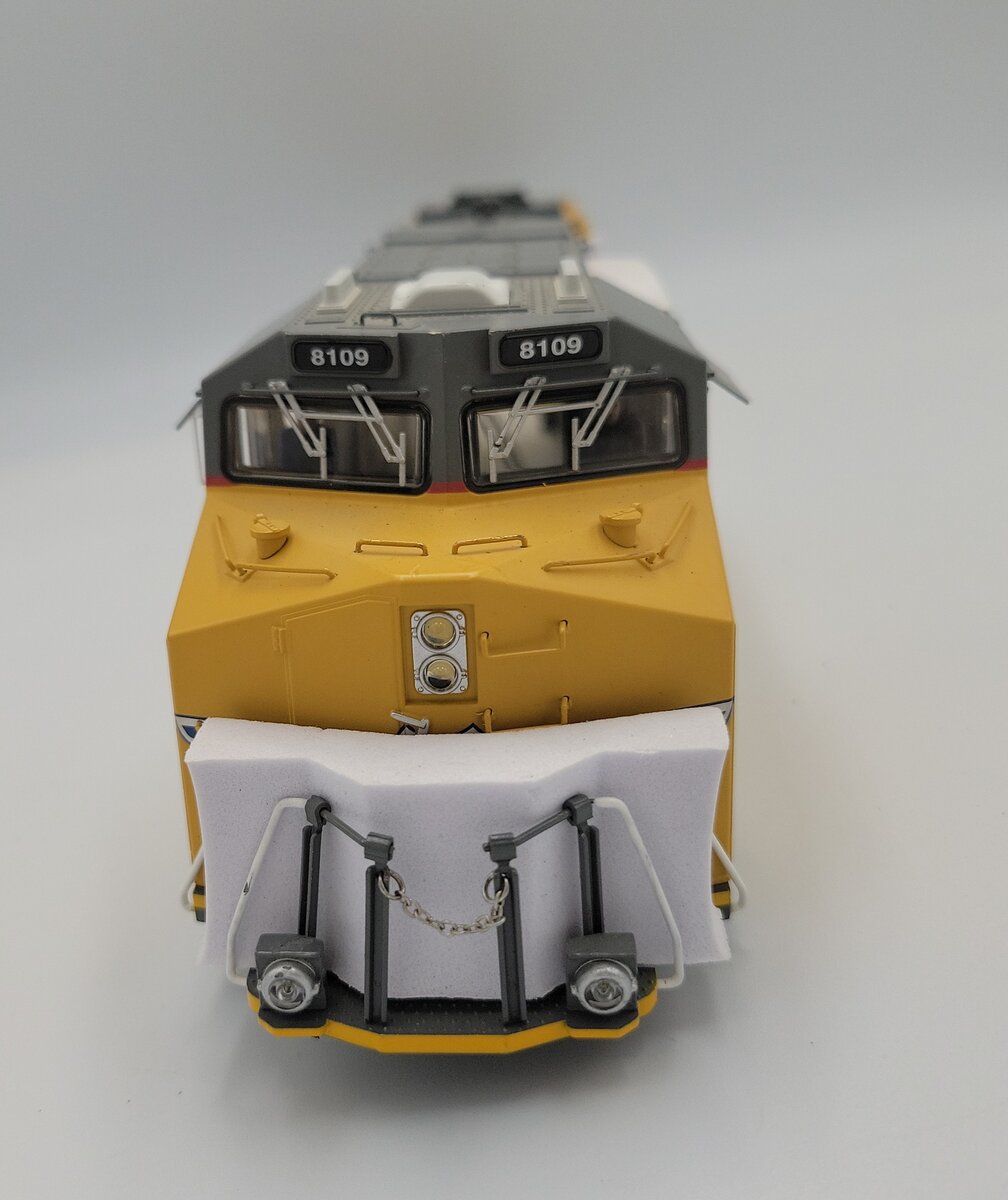 Lionel 8109-1 O Gauge Union Pacific ES44AC Diesel Locomotive Body Shell #8109