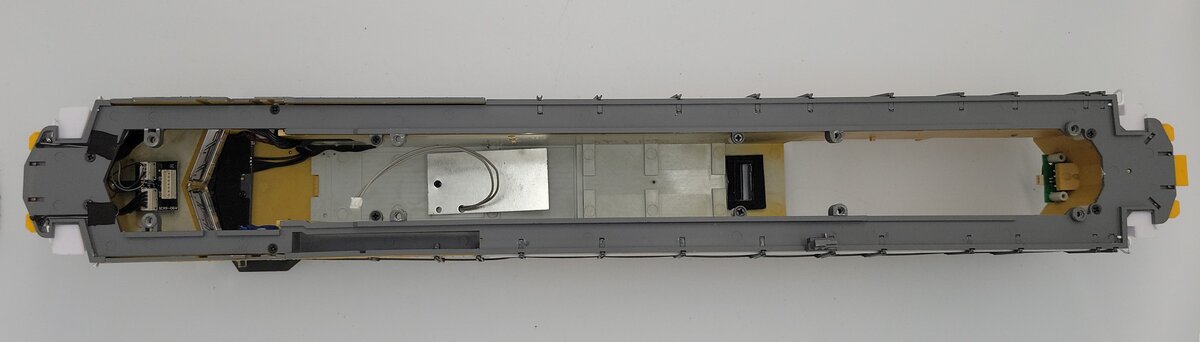 Lionel 8109-1 O Gauge Union Pacific ES44AC Diesel Locomotive Body Shell #8109
