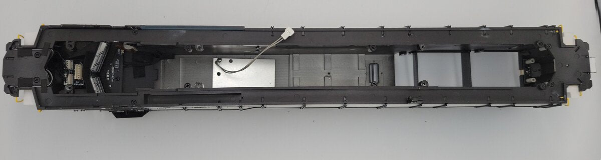 Lionel 8034-1 O Gauge Norfolk Southern Legacy ES44 Diesel Locomotive Shell #8034