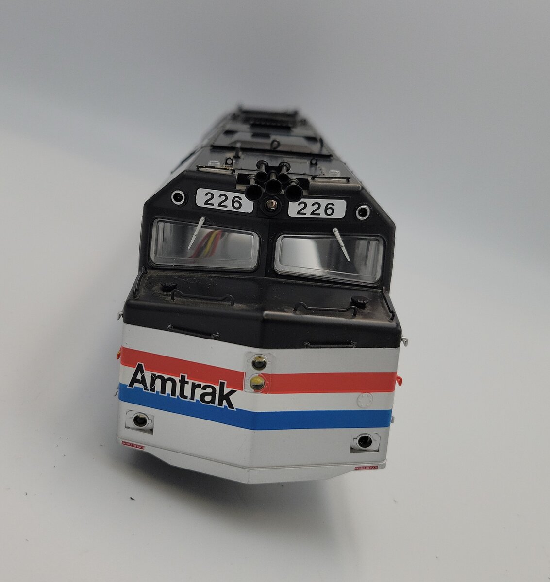 Lionel 2233712-1 O Gauge F40PH Amtrak Phase 3 Diesel Locomotive Shell #226