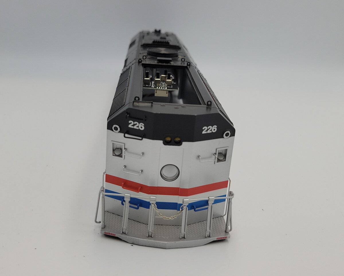 Lionel 2233712-1 O Gauge F40PH Amtrak Phase 3 Diesel Locomotive Shell #226