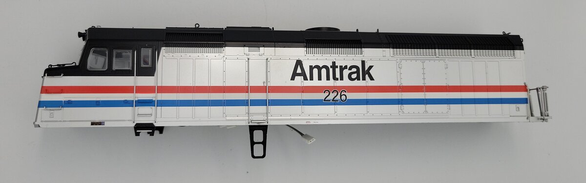 Lionel 2233712-1 O Gauge F40PH Amtrak Phase 3 Diesel Locomotive Shell #226