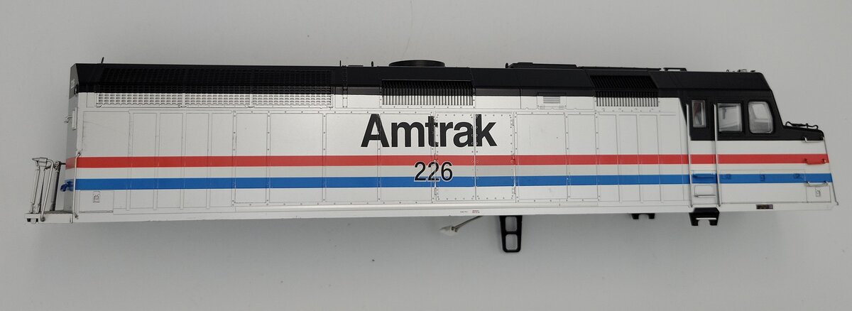 Lionel 2233712-1 O Gauge F40PH Amtrak Phase 3 Diesel Locomotive Shell #226
