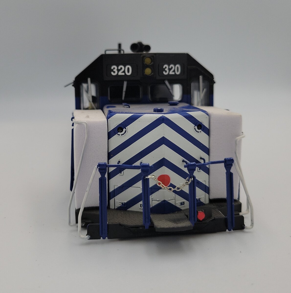 Lionel 85034-2 O Gauge Montana Rail Link Legacy Diesel Locomotive Shell #320