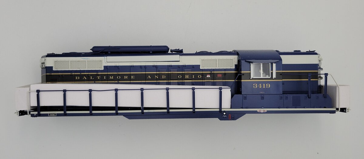 Lionel 84271-2 B&O Torpedo Legacy GP-9 Diesel Locomotive Body Shell #3419