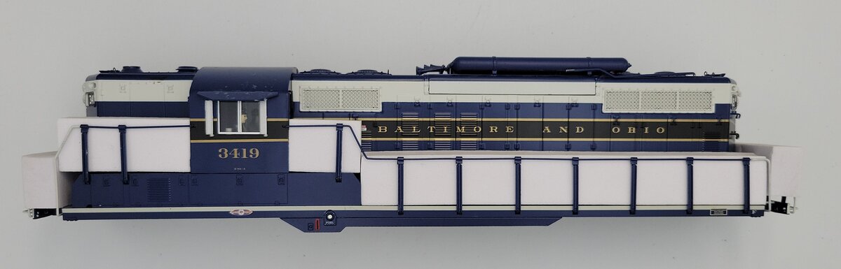Lionel 84271-2 B&O Torpedo Legacy GP-9 Diesel Locomotive Body Shell #3419