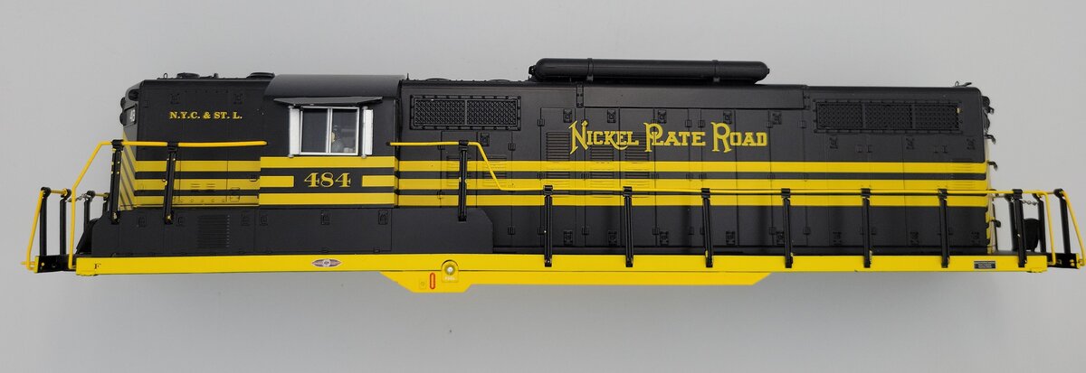 Lionel 84277-2 BTO Nickel Plate Road Torpedo GP-9 Diesel Loco Body Shell #484