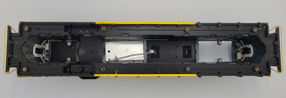 Lionel 84277-2 BTO Nickel Plate Road Torpedo GP-9 Diesel Loco Body Shell #484