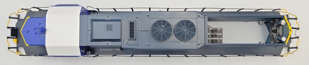 Athearn 86831-1 Chesapeake and Ohio SD-40 Diesel Locomotive Body Shell #4617