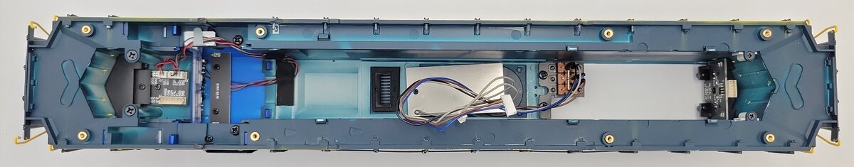 Athearn 86831-1 Chesapeake and Ohio SD-40 Diesel Locomotive Body Shell #4617