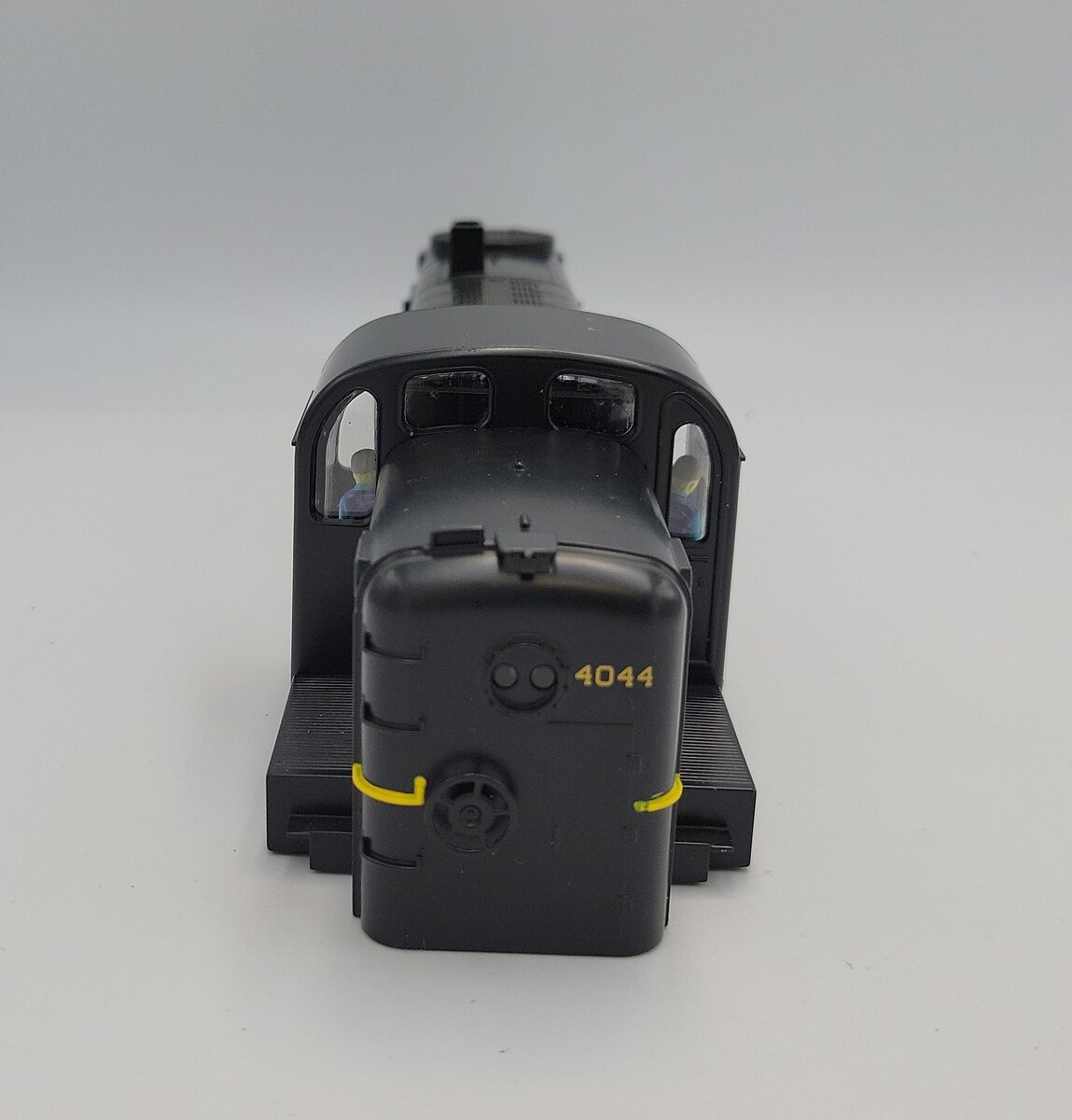 Lionel 2134100-1 O Gauge PRR Lionchief Plus Diesel Locomotive Body Shell #4404