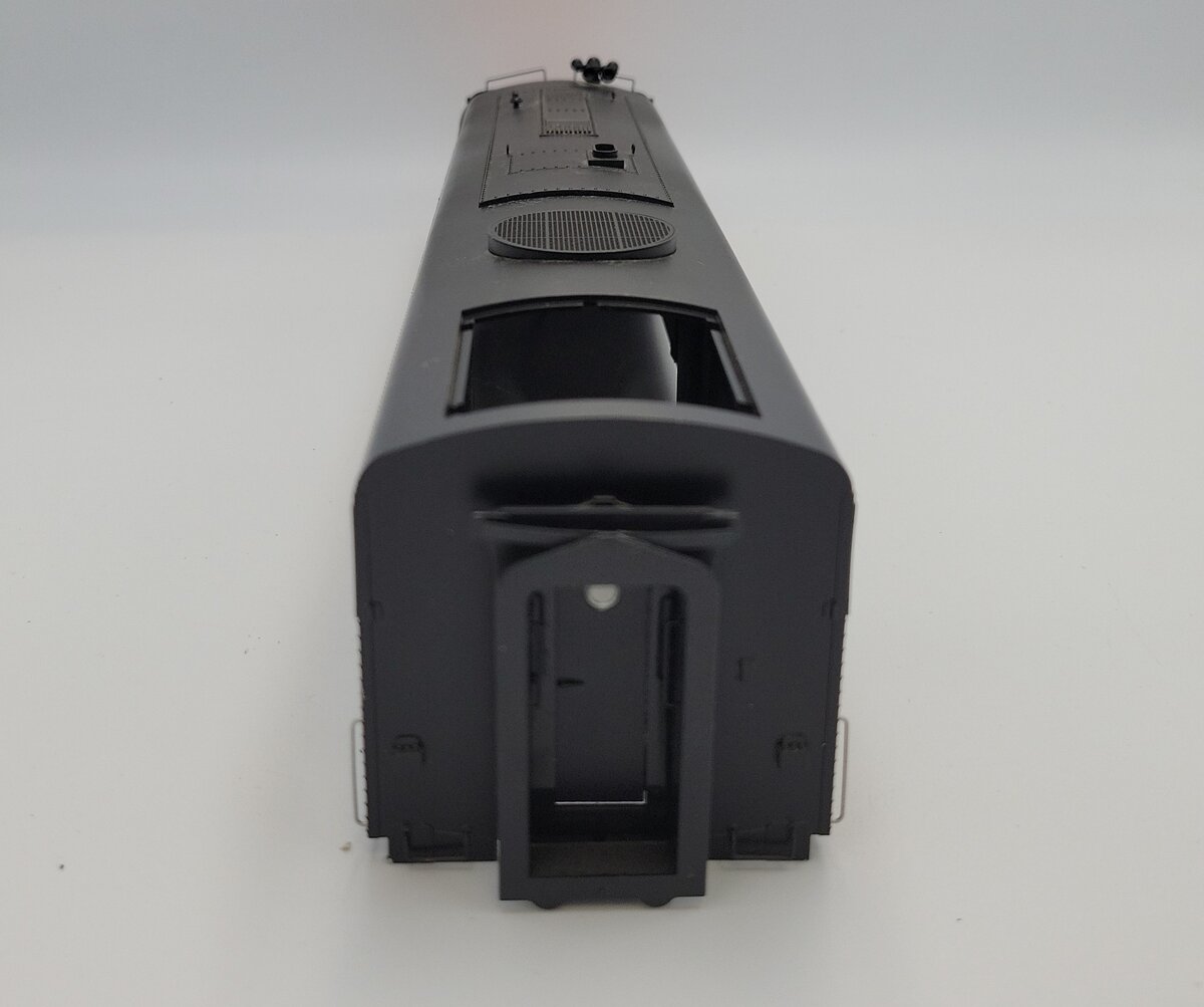 Lionel 1933201-2 O Gauge Southern Pacific Legacy Diesel Locomotive Shell #6039
