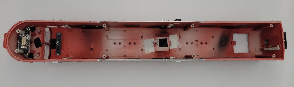 Lionel 2133020-1 O Southern Pacific Golden State Legacy Diesel Loco Shell #6000