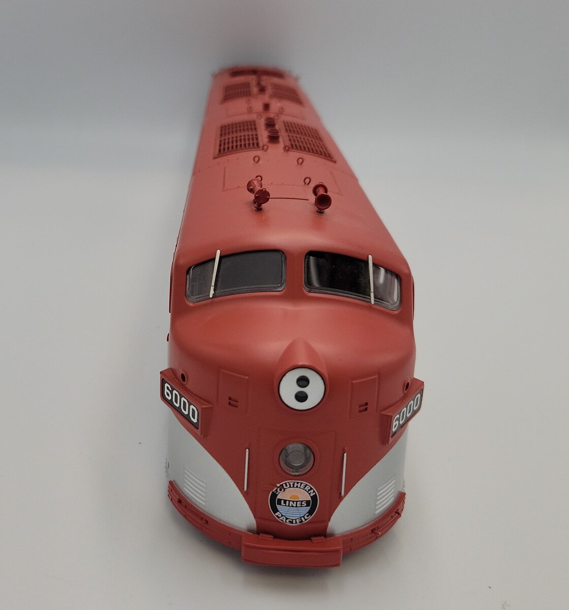 Lionel 2133020-1 O Southern Pacific Golden State Legacy Diesel Loco Shell #6000