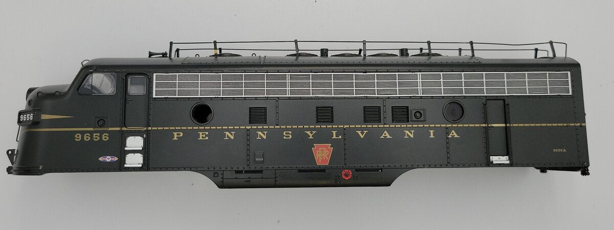 Lionel 85207-002 O Gauge PRR Brunswick Green F-7A Diesel Loco Body Shell #9656