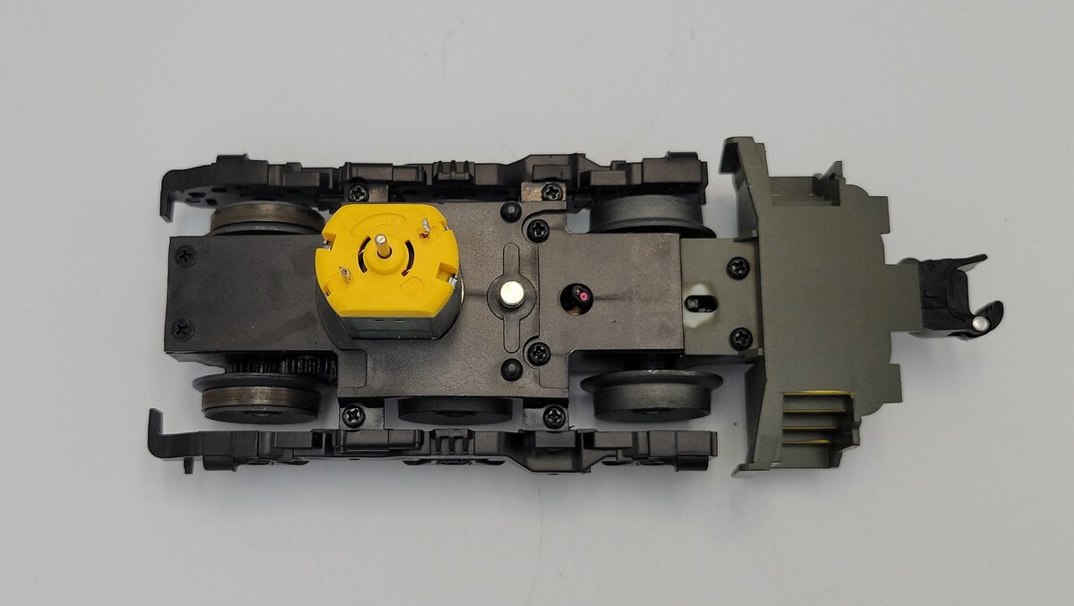 Lionel 84733-100-1 O Gauge U.S. Army ET44 Diesel Loco Power Truck w/ Pilot #1775