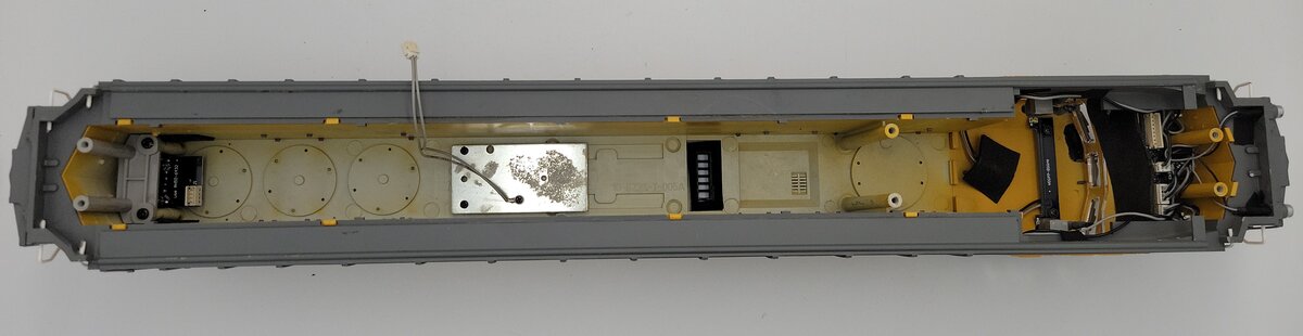 Lionel 84411-2  O Gauge Union Pacific Diesel Locomotive Body Shell #6165