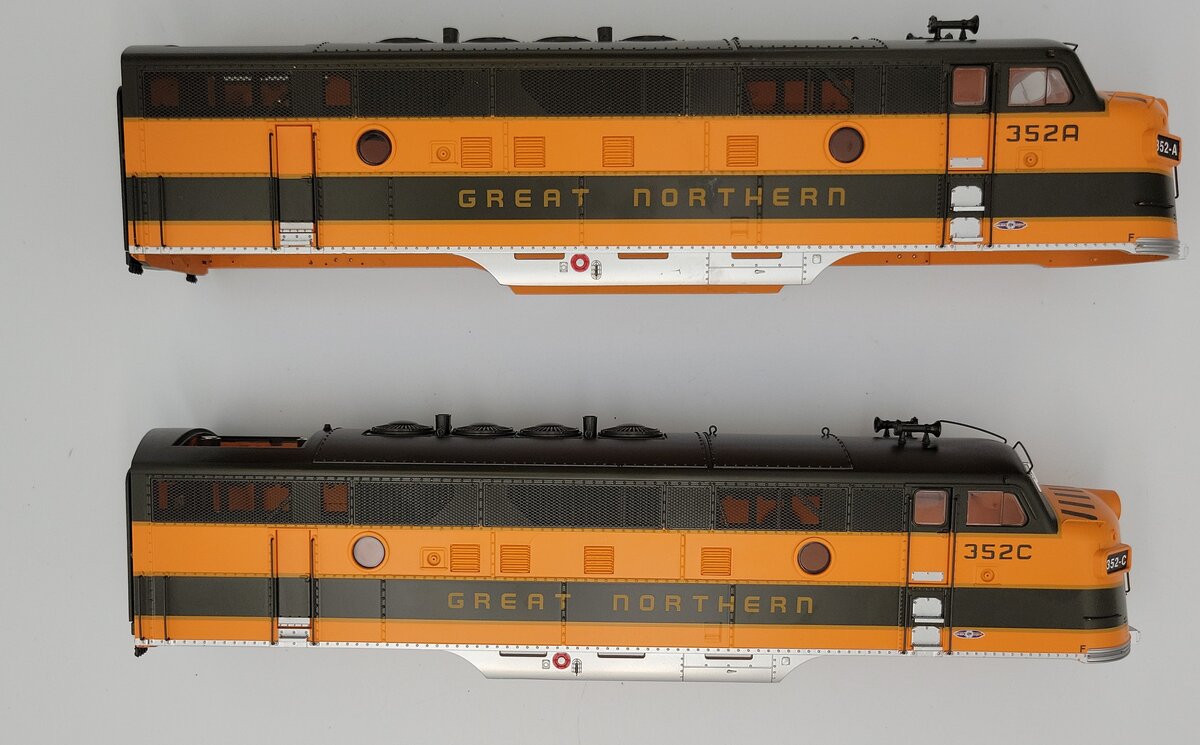 Lionel 6-85191 Great Northern Legacy F3 AA Shell Set #352A-C (Set of 2)