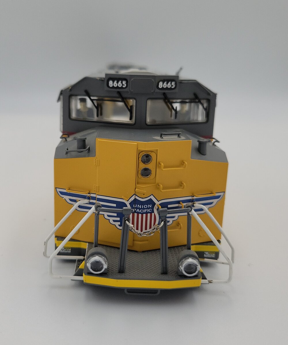 Lionel 85058-2 UP Building America SD70ACe Diesel Locomotive Body Shell #8665